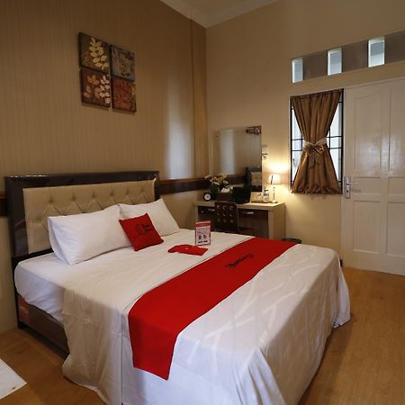 เรดดอร์ซ พลัสเนียร์ ยูนิเวอร์ซิตัส สุมาตรา อุตระ Hotel เมดาน ภายนอก รูปภาพ