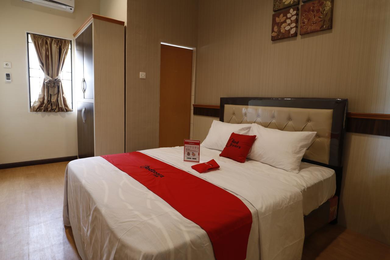 เรดดอร์ซ พลัสเนียร์ ยูนิเวอร์ซิตัส สุมาตรา อุตระ Hotel เมดาน ภายนอก รูปภาพ