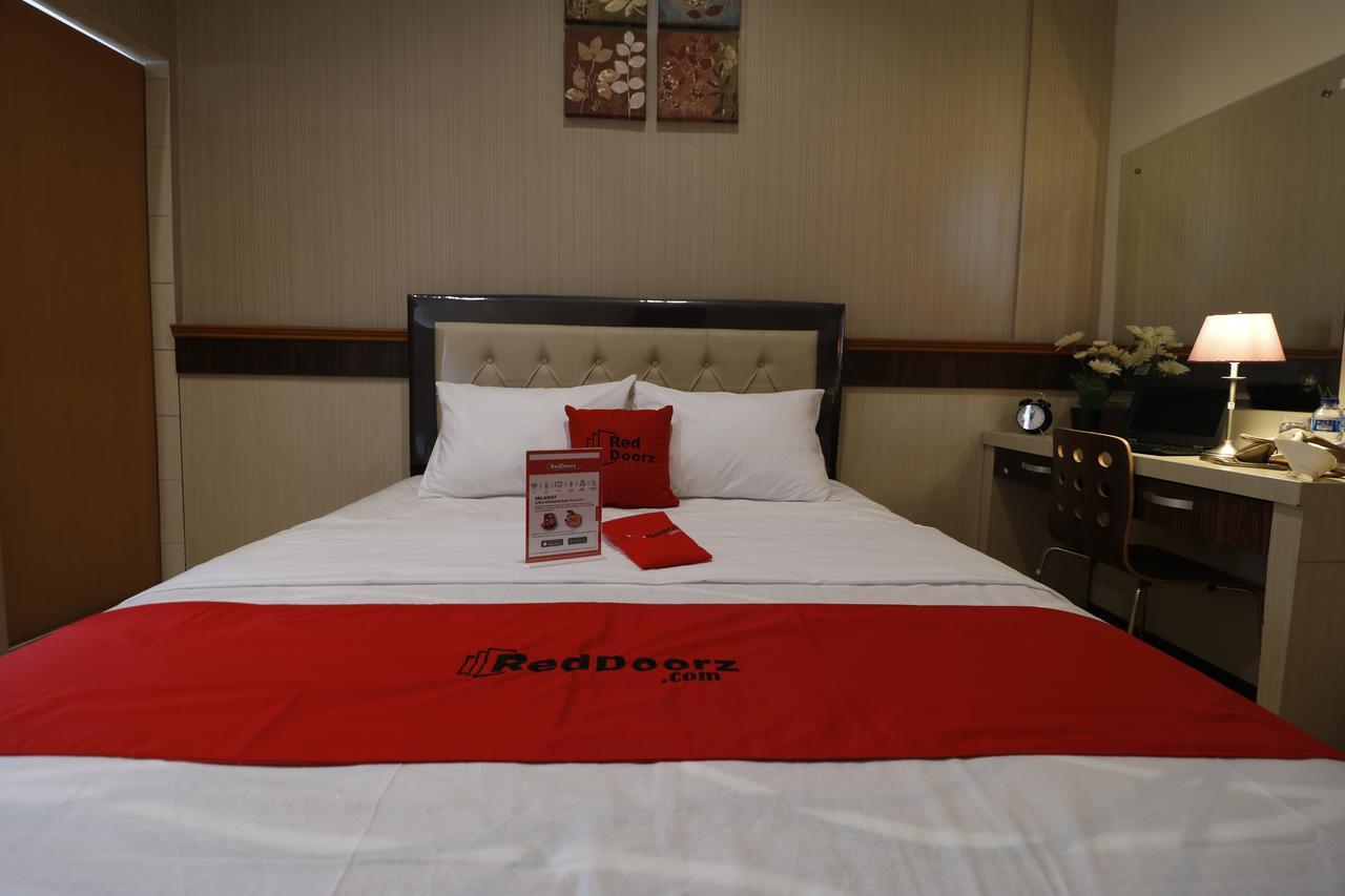 เรดดอร์ซ พลัสเนียร์ ยูนิเวอร์ซิตัส สุมาตรา อุตระ Hotel เมดาน ภายนอก รูปภาพ