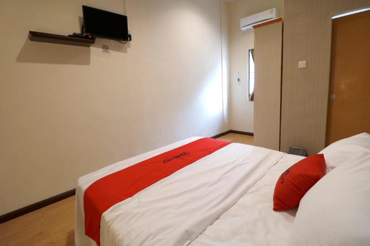 เรดดอร์ซ พลัสเนียร์ ยูนิเวอร์ซิตัส สุมาตรา อุตระ Hotel เมดาน ภายนอก รูปภาพ