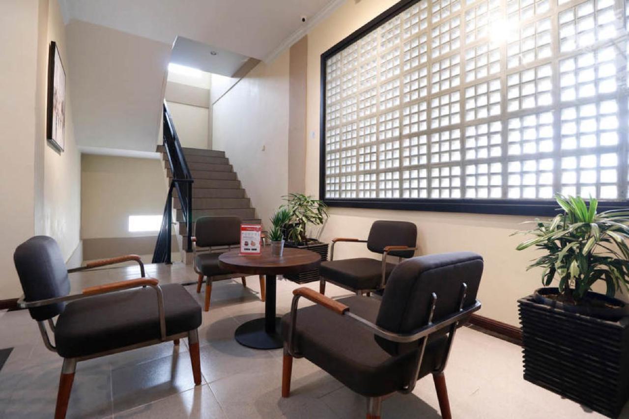 เรดดอร์ซ พลัสเนียร์ ยูนิเวอร์ซิตัส สุมาตรา อุตระ Hotel เมดาน ภายนอก รูปภาพ