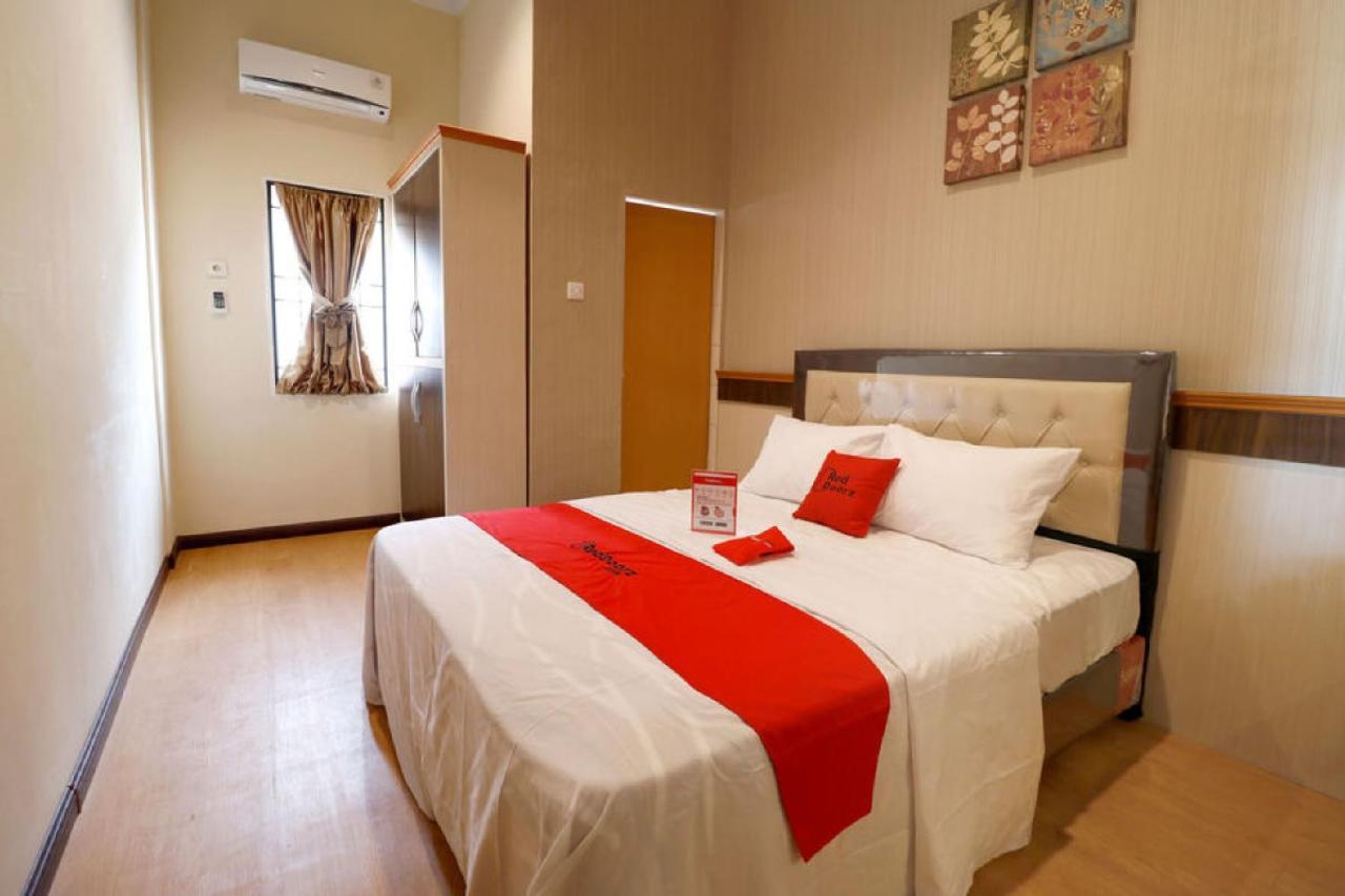 เรดดอร์ซ พลัสเนียร์ ยูนิเวอร์ซิตัส สุมาตรา อุตระ Hotel เมดาน ภายนอก รูปภาพ